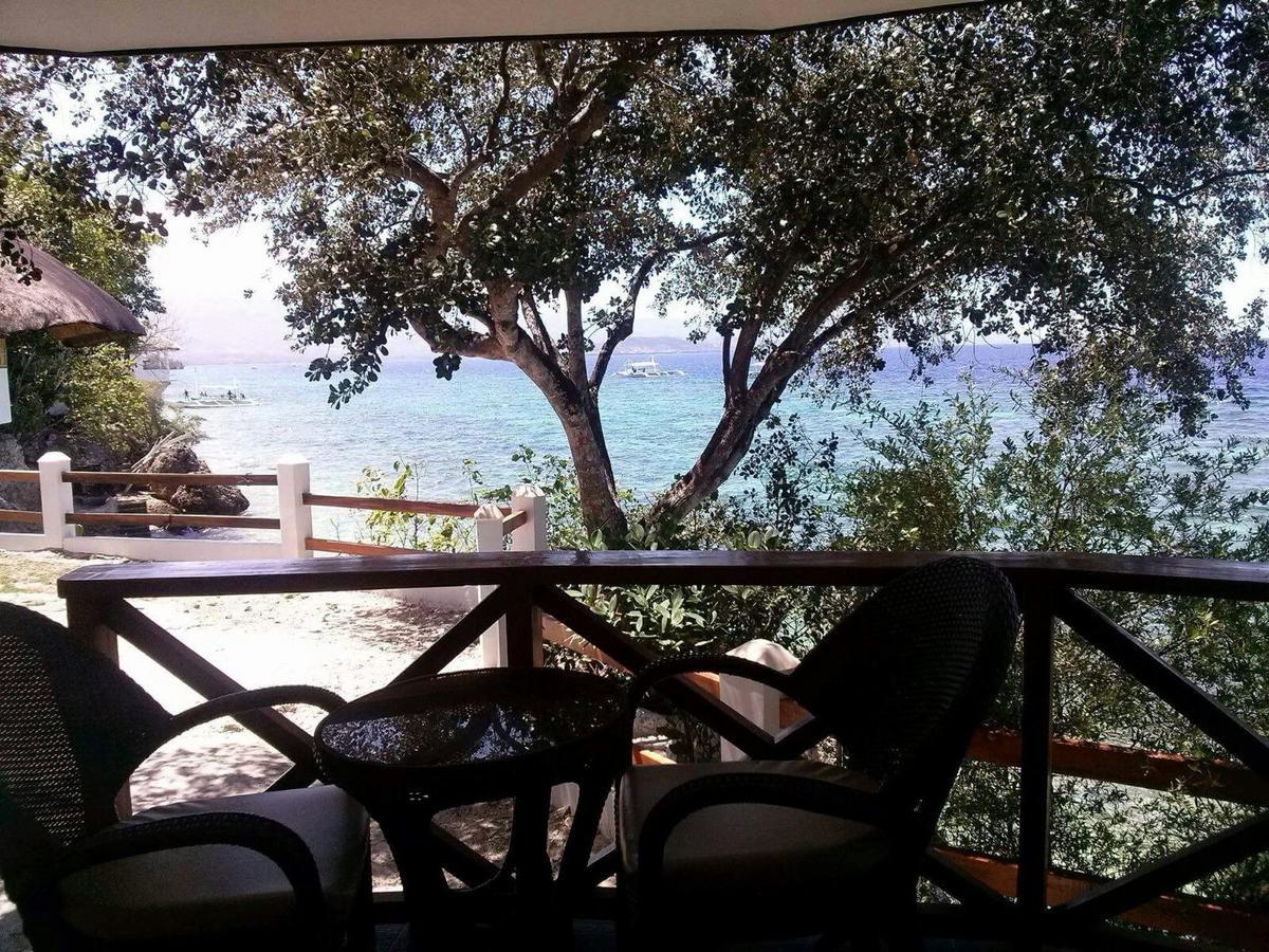 Resort Pescador View - Beachfront & Nearby The Ocean & Restaurant Moalboal